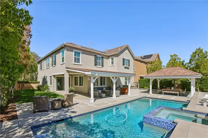 22462 Plantation Court, Saugus, California 91350