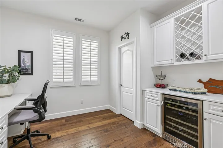 22462 Plantation Court, Saugus, California 91350