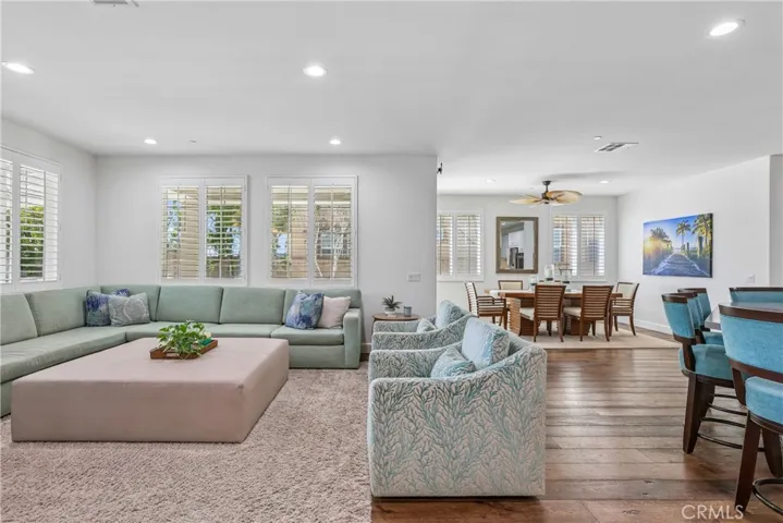 22462 Plantation Court, Saugus, California 91350