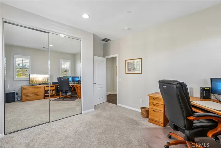22462 Plantation Court, Saugus, California 91350