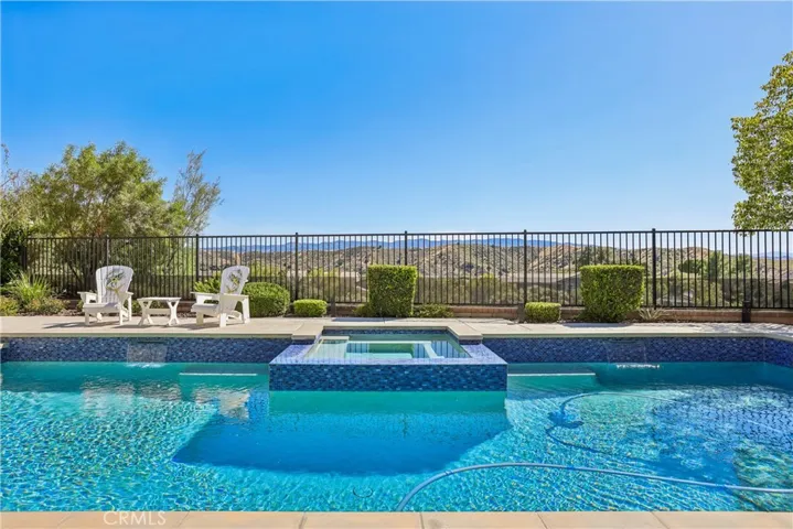 22462 Plantation Court, Saugus, California 91350
