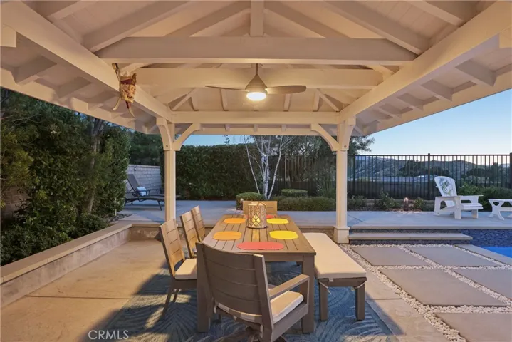 22462 Plantation Court, Saugus, California 91350