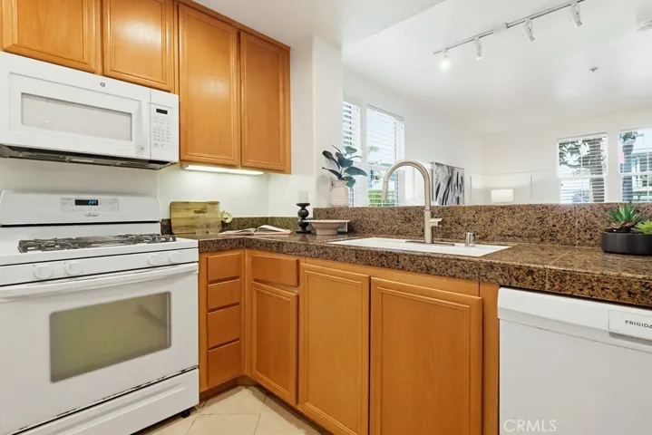 13075 Pacific Promenade Place 115, Playa Vista, California 90094