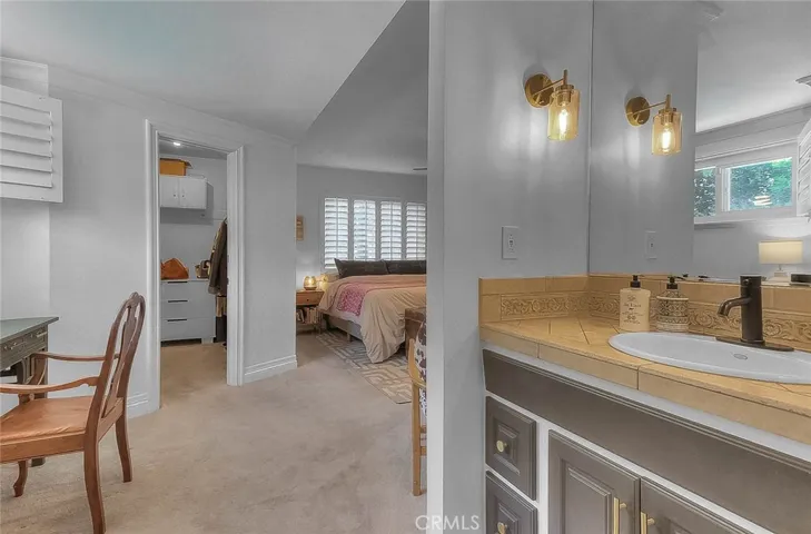 1517 E 19th, Santa Ana, California 92705