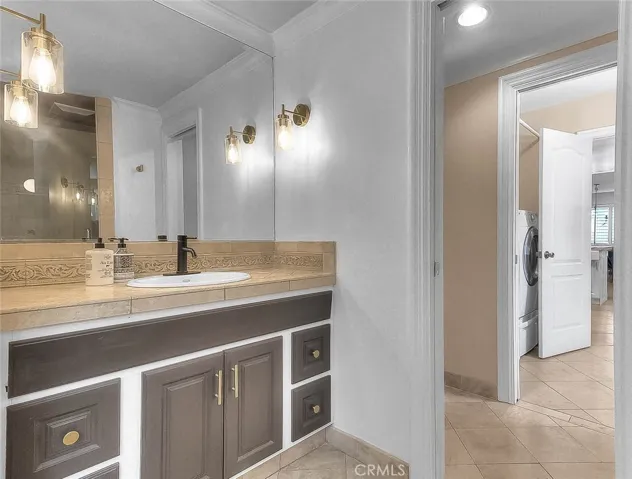 1517 E 19th, Santa Ana, California 92705