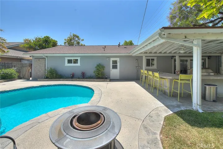 1517 E 19th, Santa Ana, California 92705