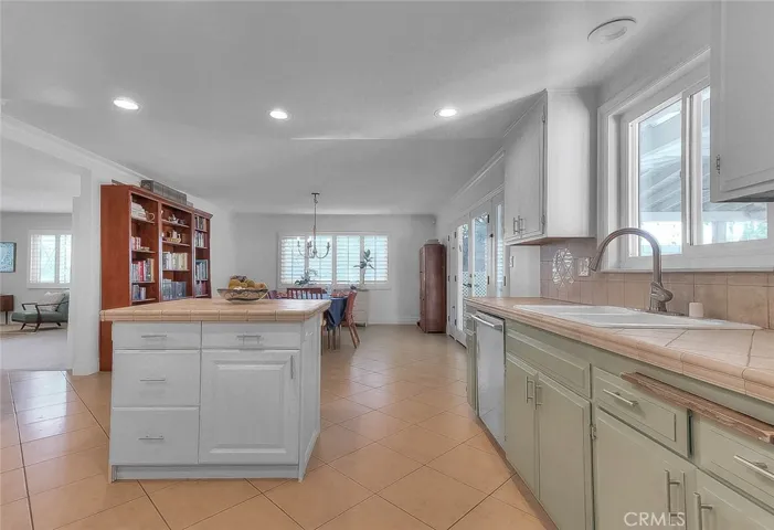 1517 E 19th, Santa Ana, California 92705