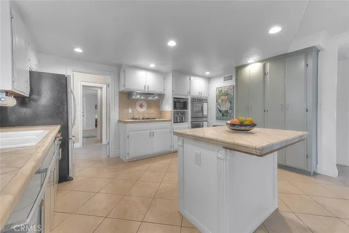 1517 E 19th, Santa Ana, California 92705