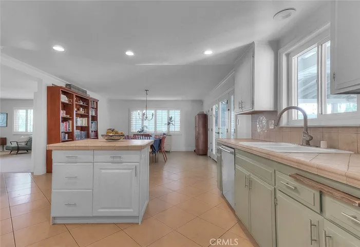 1517 E 19th, Santa Ana, California 92705