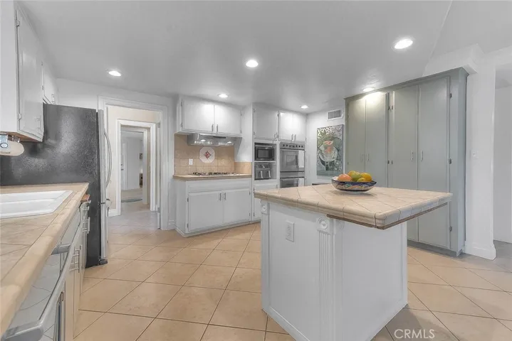 1517 E 19th, Santa Ana, California 92705