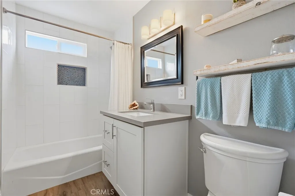 secondary bathroom