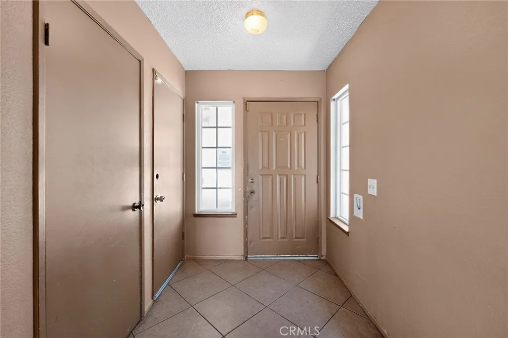 498 Serrana, Perris, California 92570 — photo 4