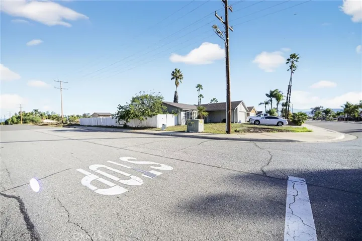 498 Serrana, Perris, California 92570