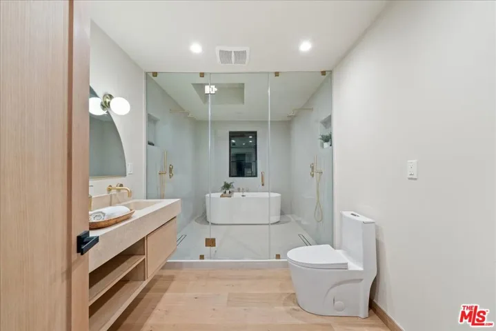 14537 Hesby Street, Sherman Oaks, California 91403