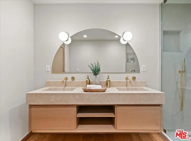14537 Hesby Street, Sherman Oaks, California 91403