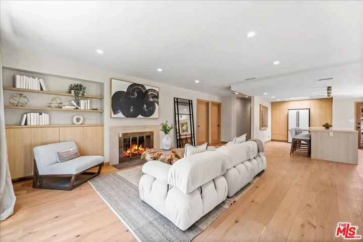14537 Hesby Street, Sherman Oaks, California 91403
