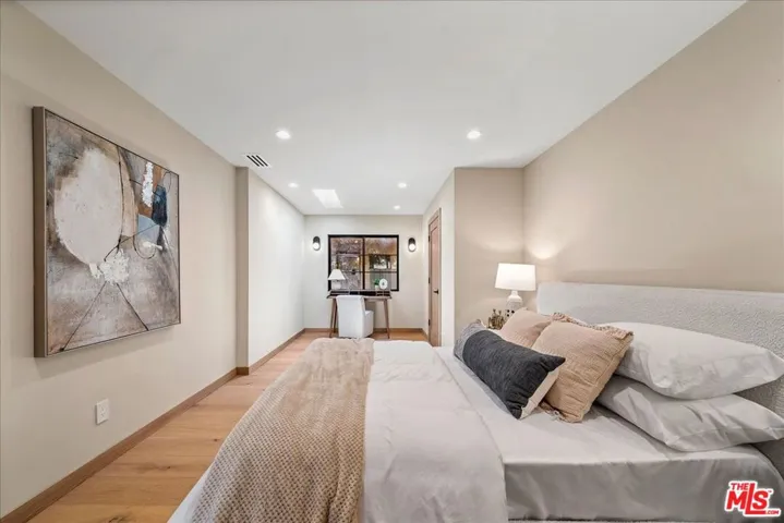 14537 Hesby Street, Sherman Oaks, California 91403