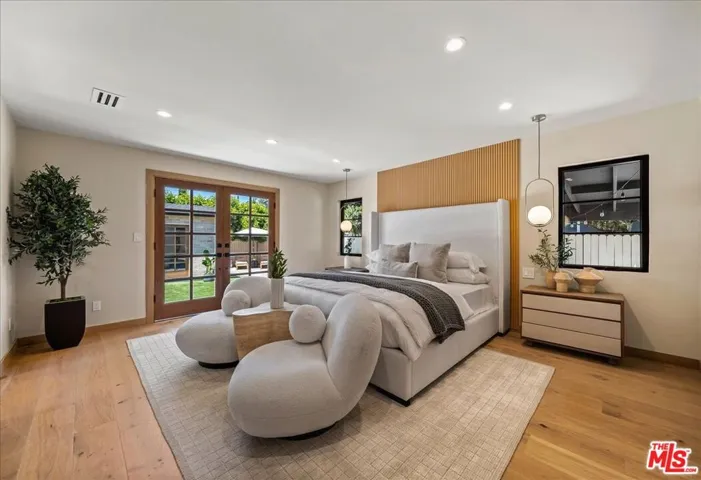 14537 Hesby Street, Sherman Oaks, California 91403