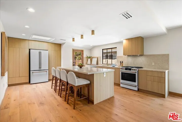 14537 Hesby Street, Sherman Oaks, California 91403