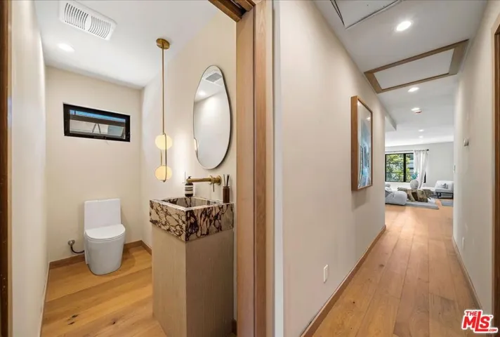 14537 Hesby Street, Sherman Oaks, California 91403