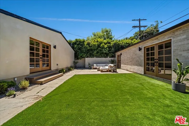 14537 Hesby Street, Sherman Oaks, California 91403