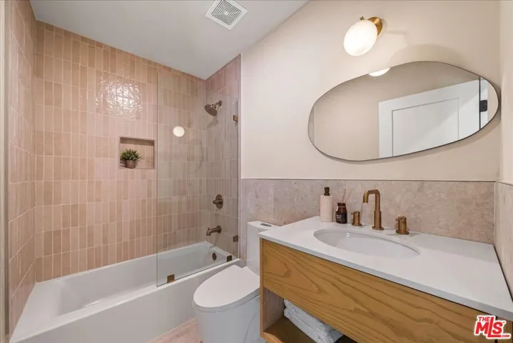 14537 Hesby Street, Sherman Oaks, California 91403