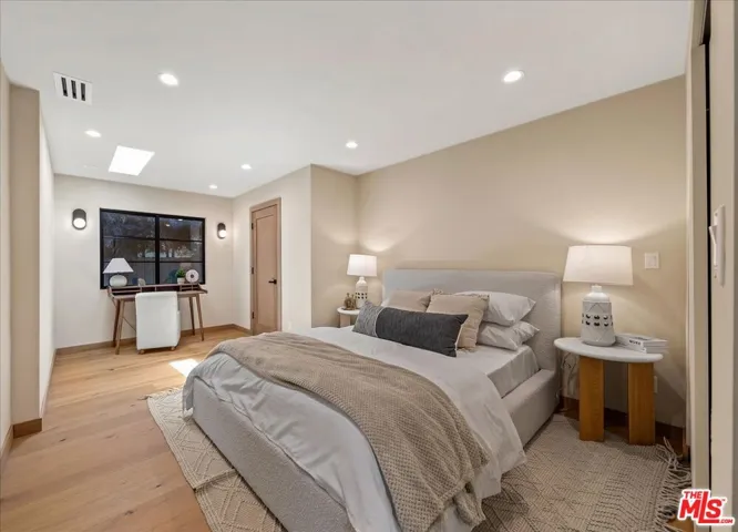 14537 Hesby Street, Sherman Oaks, California 91403