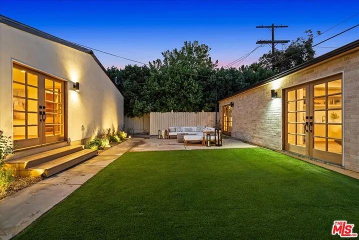 14537 Hesby Street, Sherman Oaks, California 91403