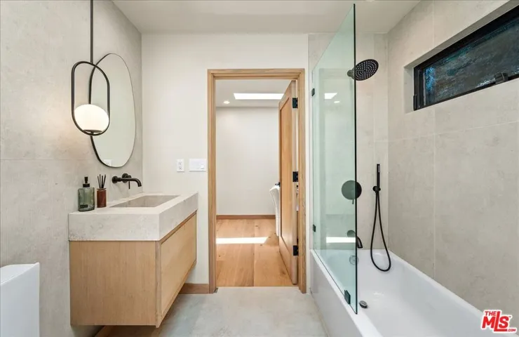 14537 Hesby Street, Sherman Oaks, California 91403