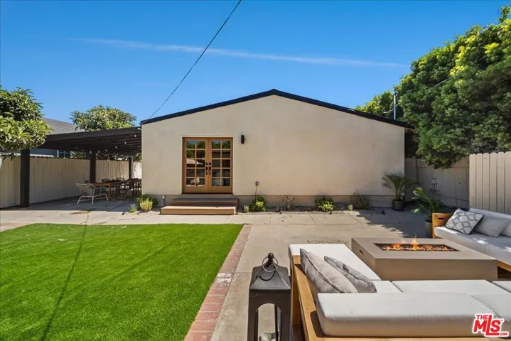 14537 Hesby Street, Sherman Oaks, California 91403