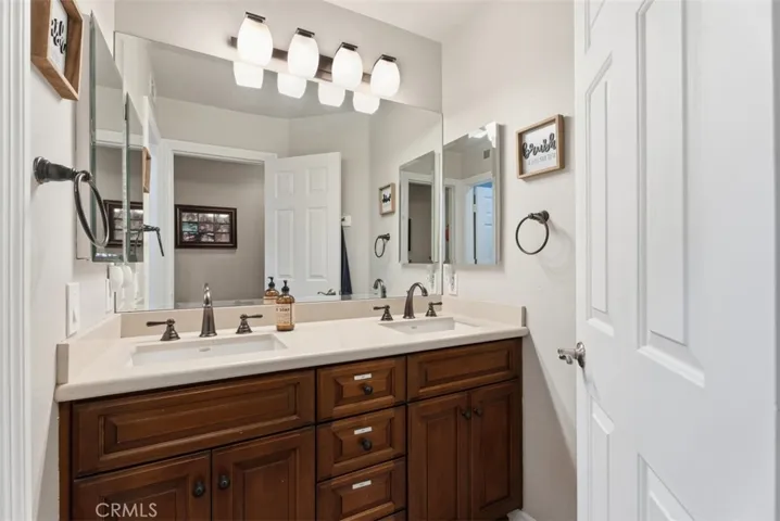 1075 S Matthew Way, Anaheim Hills, California 92828