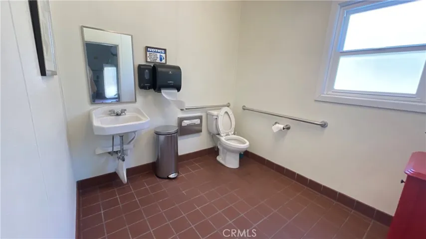 1050 S Santa Fe, Vista, California 92084