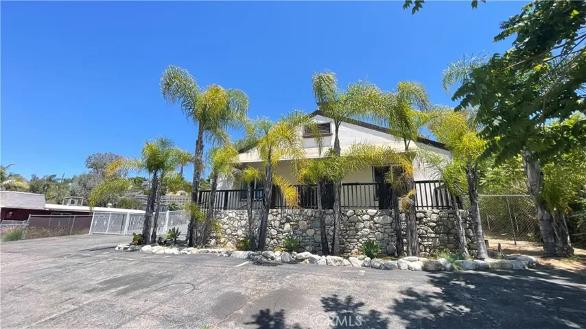1050 S Santa Fe, Vista, California 92084