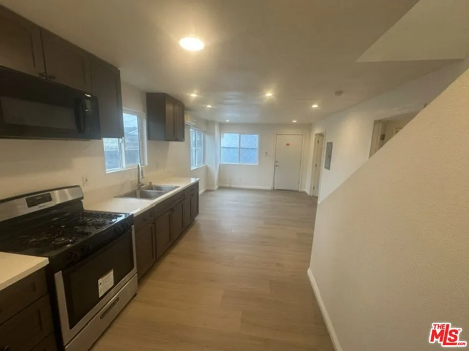Living Room/Kitchen