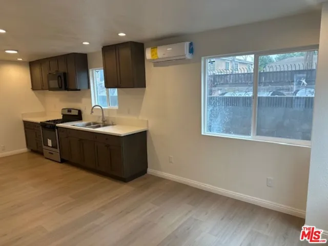 Living Room/Kitchen