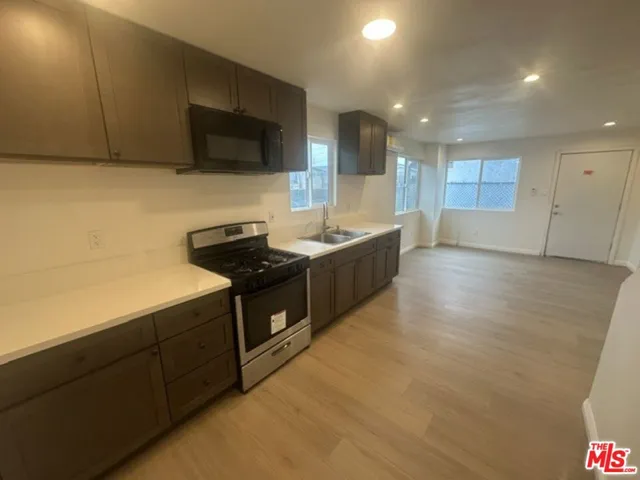 Living Room/Kitchen