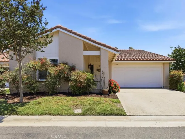 HOA maintained landscape