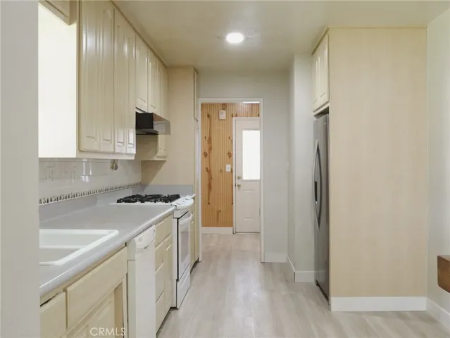 KITCHEN LEFT ANGLE