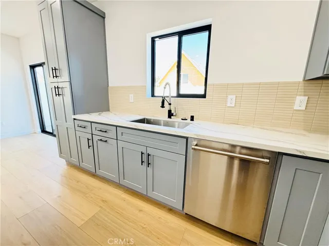 Dishwasher included