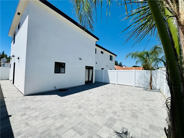 Large private patio alternate view