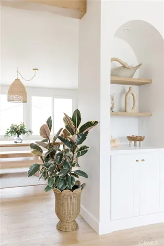 Recent install of blinds, please see additional photographs for reference.