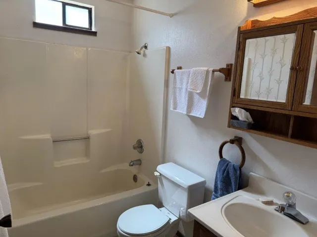 6443 Tustin Road, Salinas, California 93907
