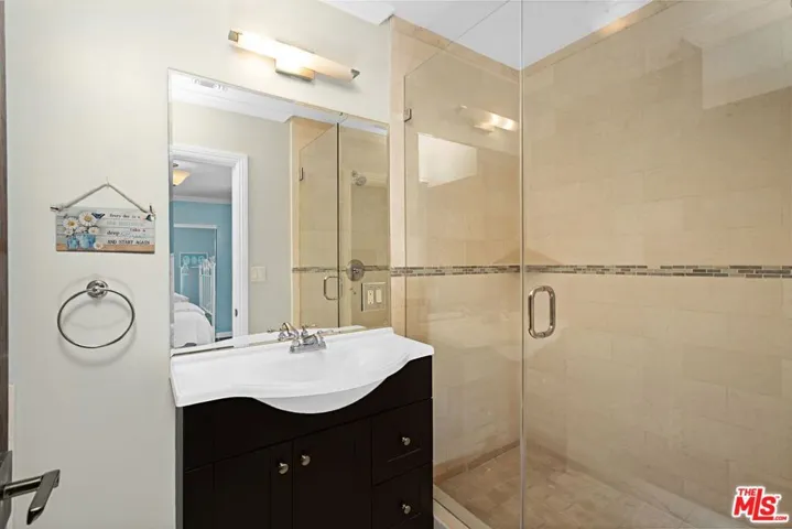 3645 Longview Valley Road, Sherman Oaks, California 91423