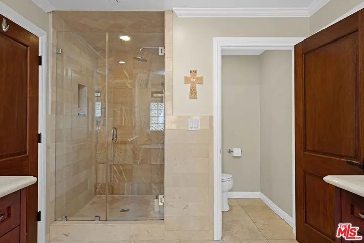 3645 Longview Valley Road, Sherman Oaks, California 91423