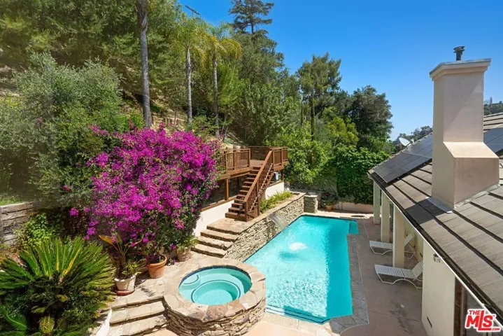 3645 Longview Valley Road, Sherman Oaks, California 91423