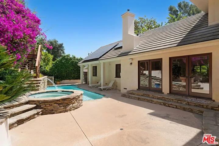 3645 Longview Valley Road, Sherman Oaks, California 91423