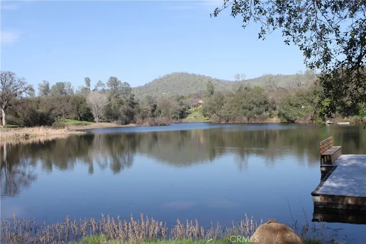 Whispering Oaks Lake.
