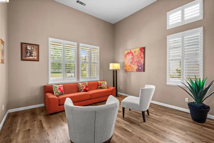 Vaulted ceiling with recessed lighting