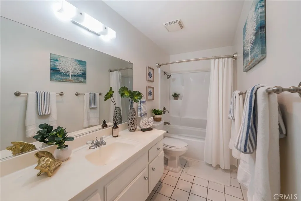 Good size Bathroom