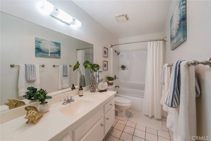 Good size Bathroom